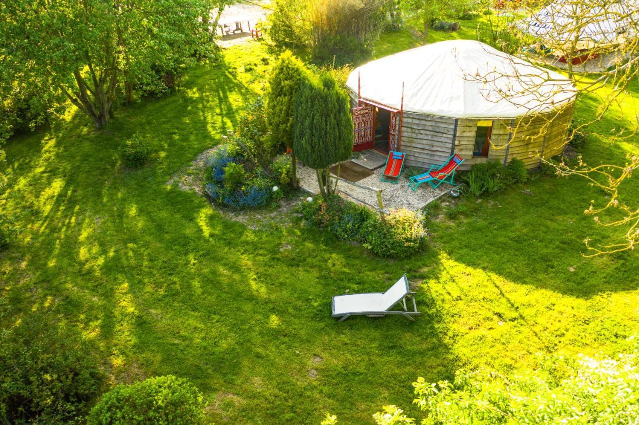 Au Bonheur Nomade Hotel Livry  Bagian luar foto