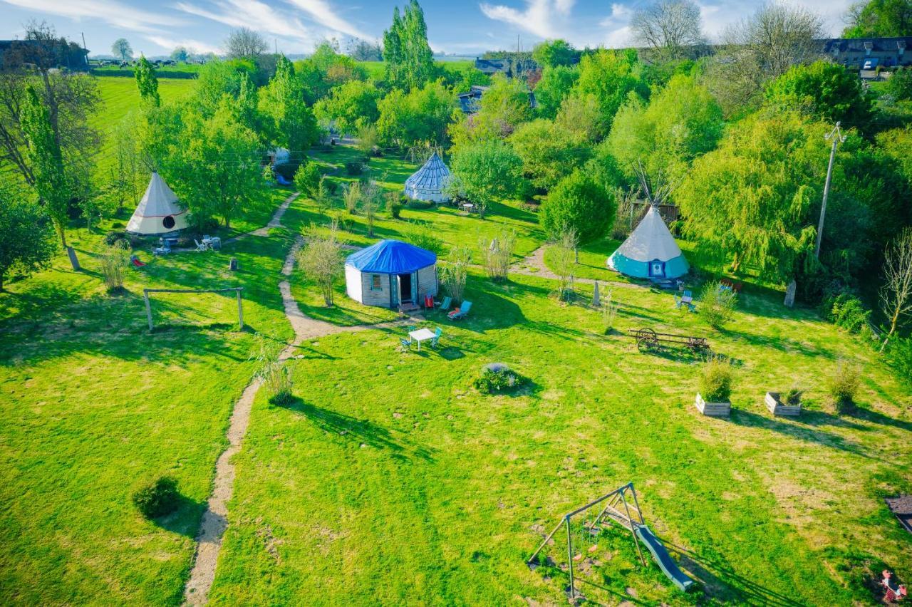 Au Bonheur Nomade Hotel Livry  Bagian luar foto