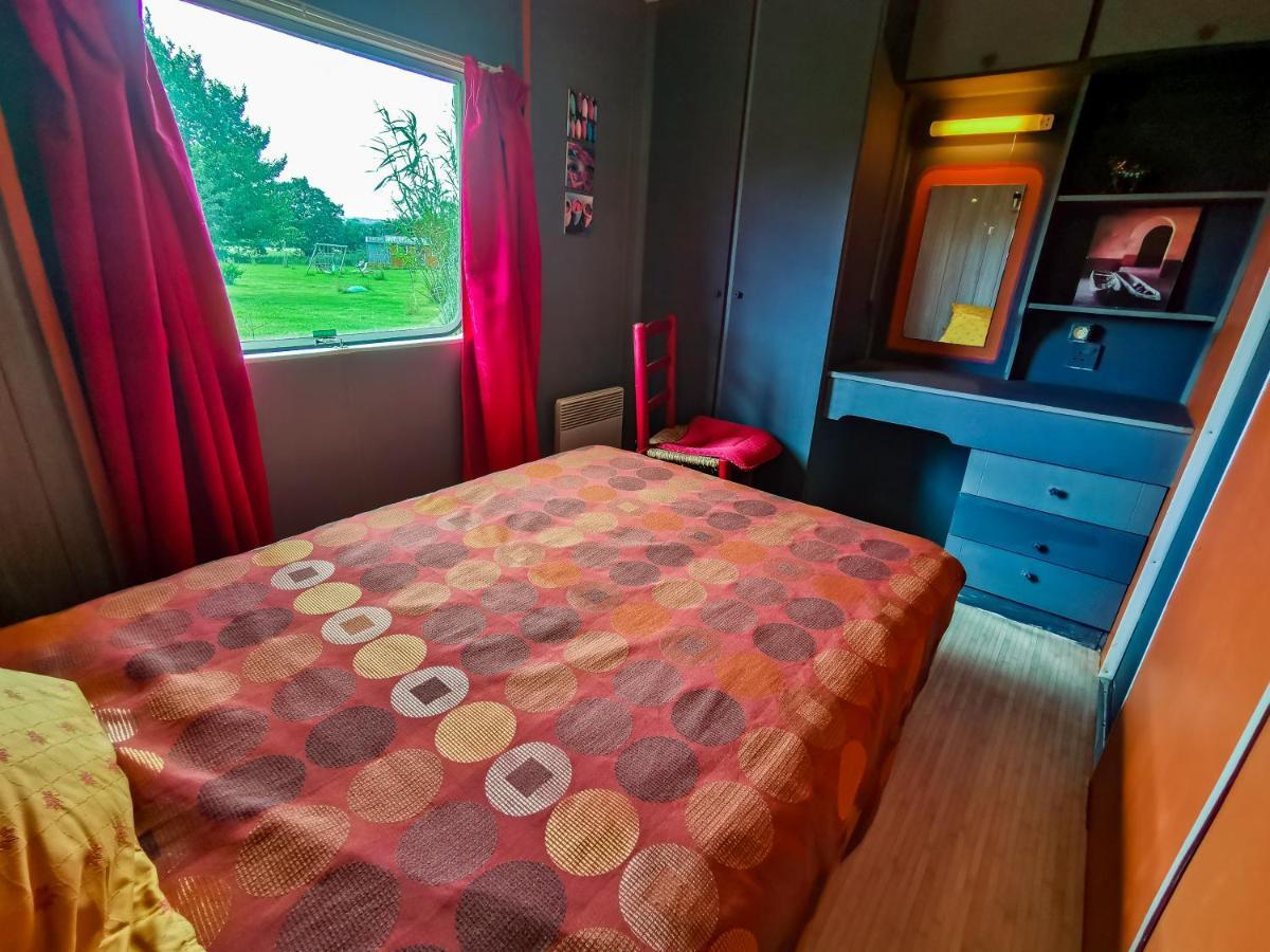 Au Bonheur Nomade Hotel Livry  Bagian luar foto