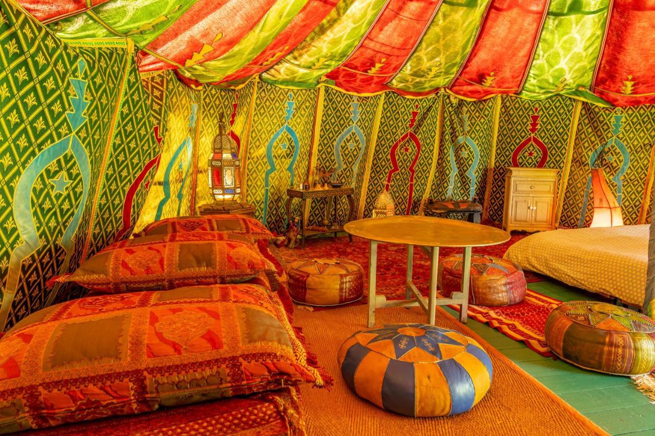 Au Bonheur Nomade Hotel Livry  Bagian luar foto