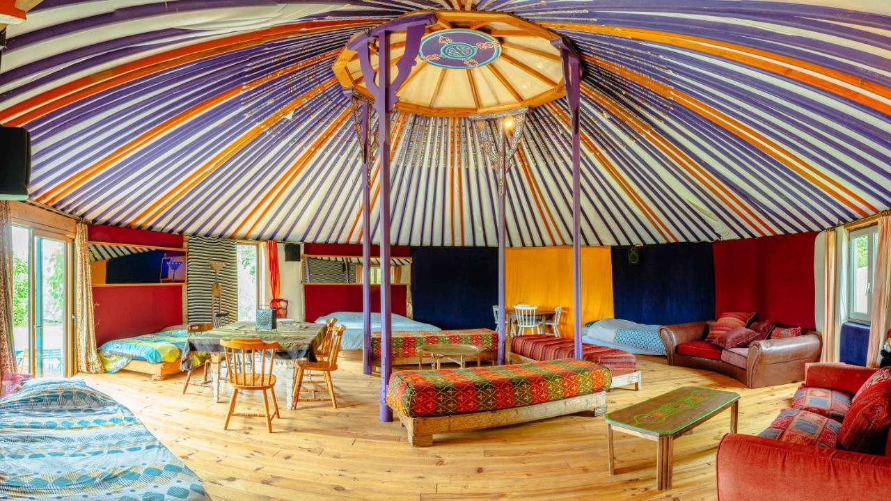Au Bonheur Nomade Hotel Livry  Bagian luar foto
