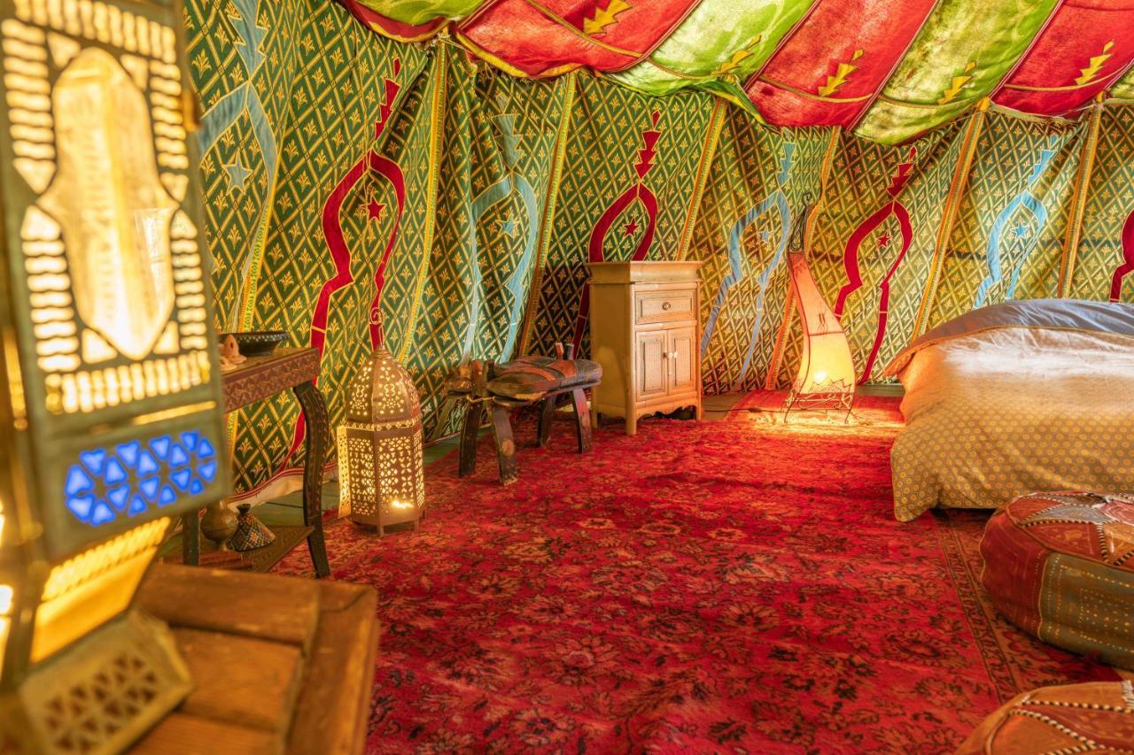 Au Bonheur Nomade Hotel Livry  Bagian luar foto