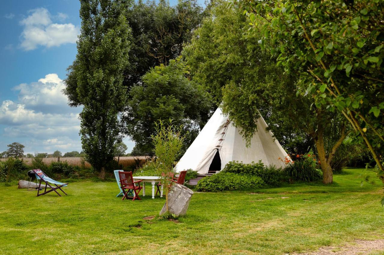 Au Bonheur Nomade Hotel Livry  Bagian luar foto