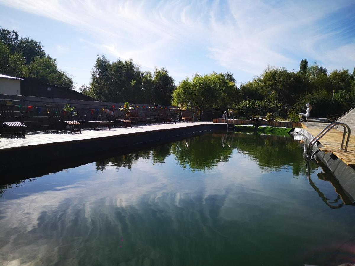 Au Bonheur Nomade Hotel Livry  Bagian luar foto