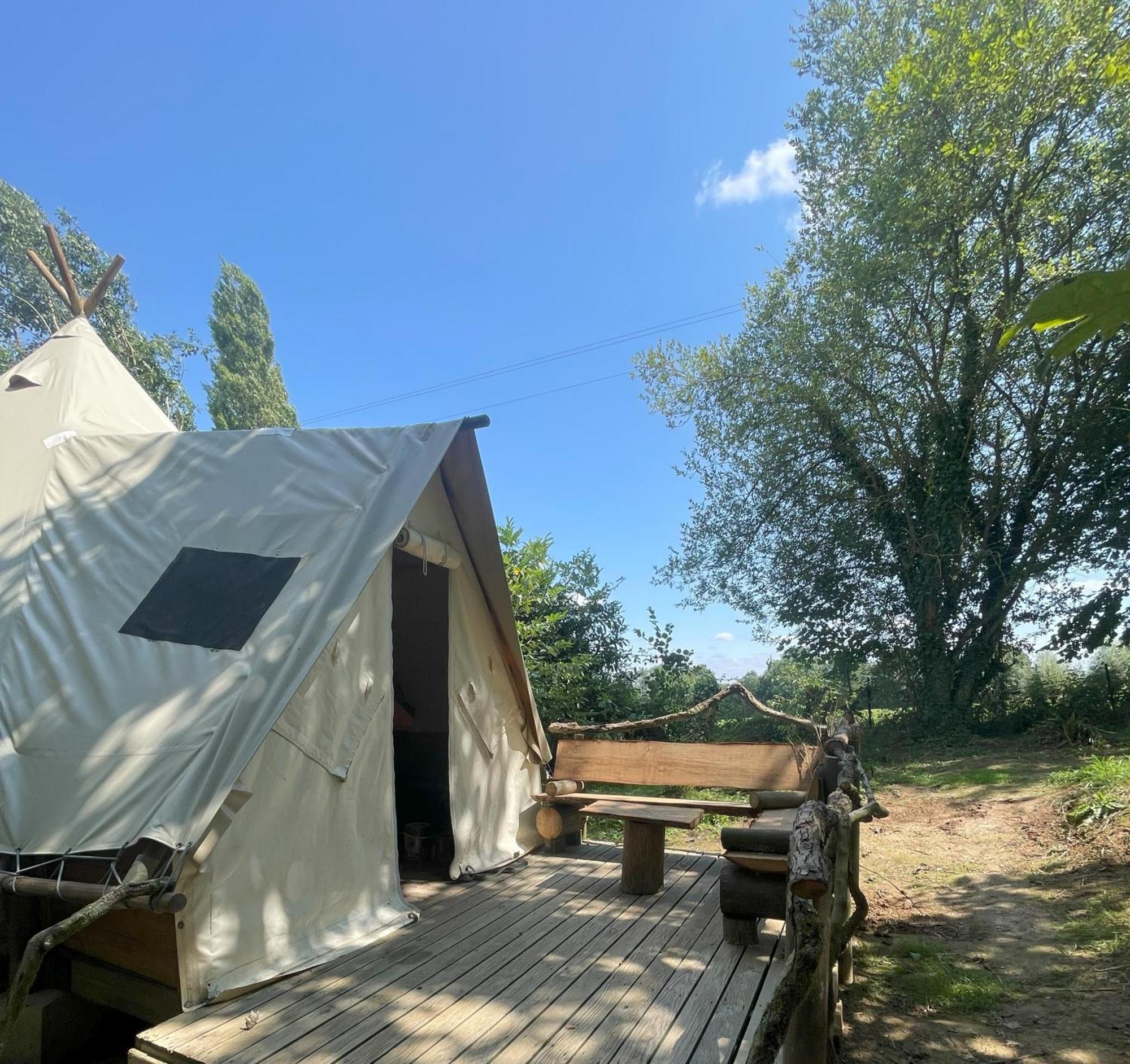 Au Bonheur Nomade Hotel Livry  Bagian luar foto