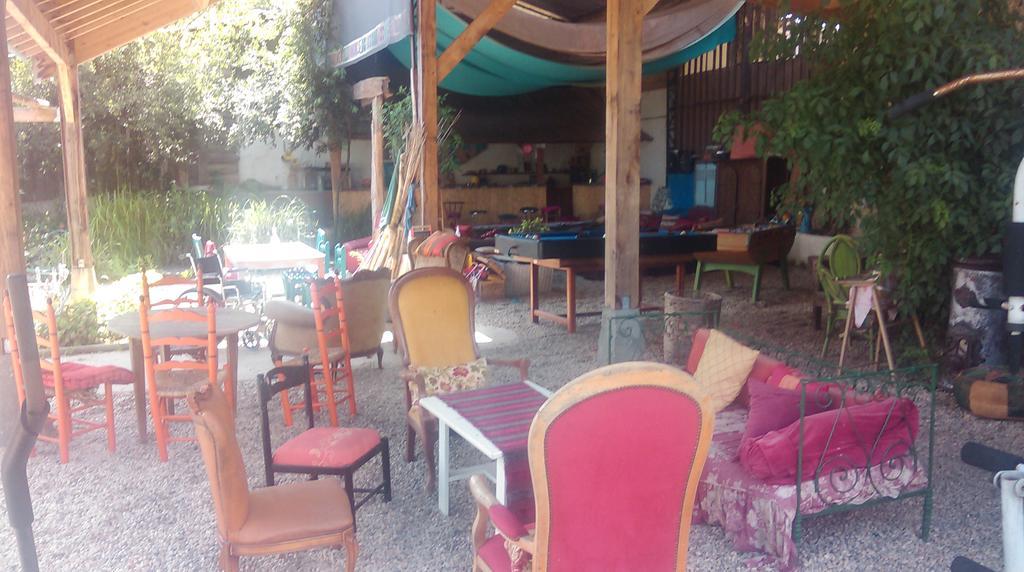 Au Bonheur Nomade Hotel Livry  Bagian luar foto