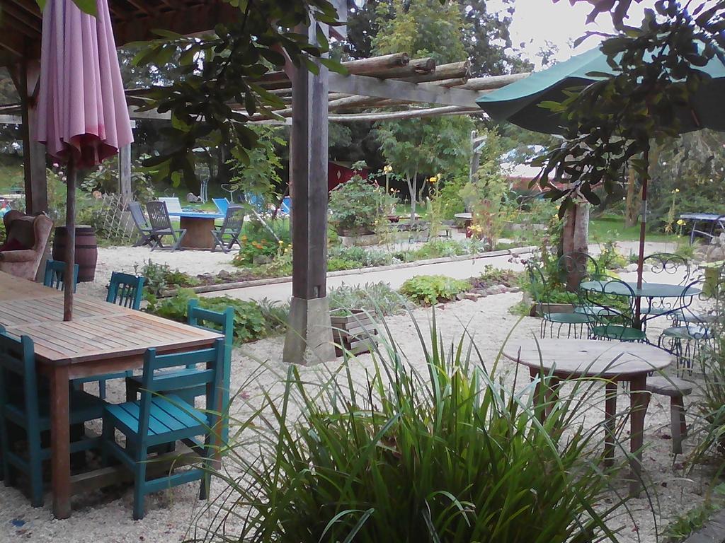 Au Bonheur Nomade Hotel Livry  Bagian luar foto