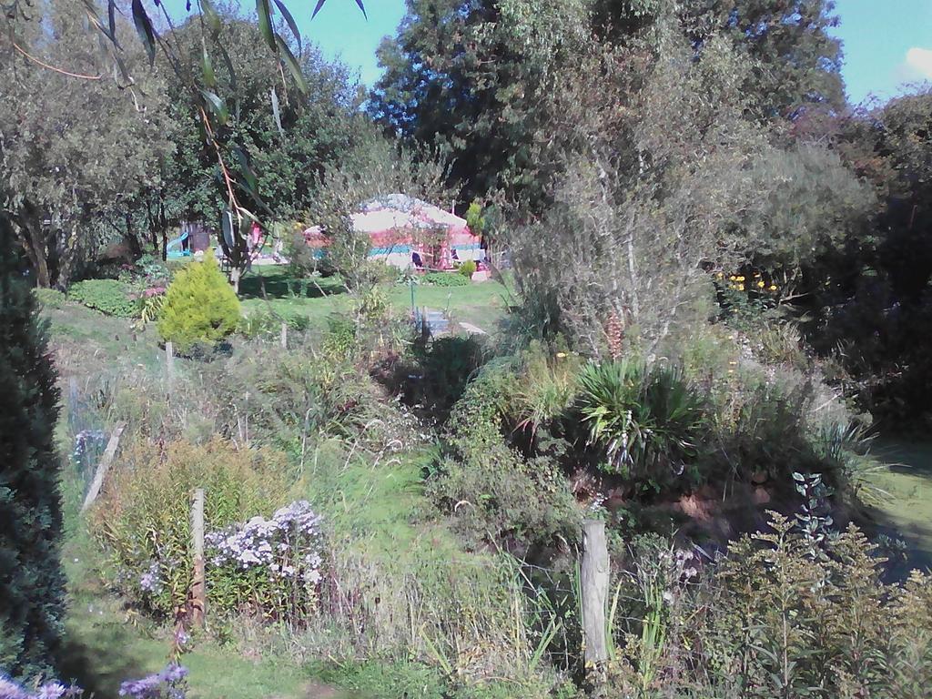 Au Bonheur Nomade Hotel Livry  Bagian luar foto