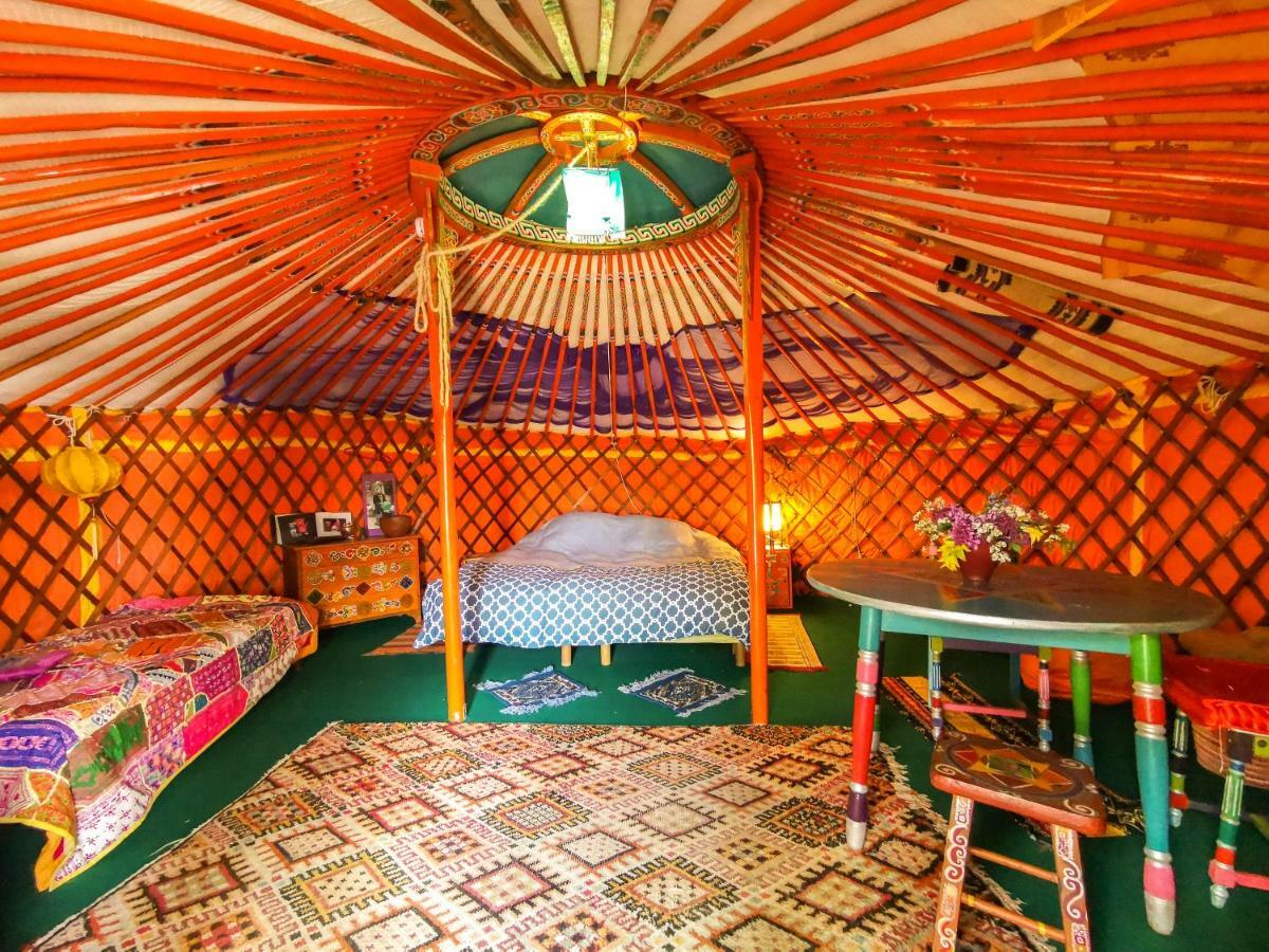 Au Bonheur Nomade Hotel Livry  Bagian luar foto