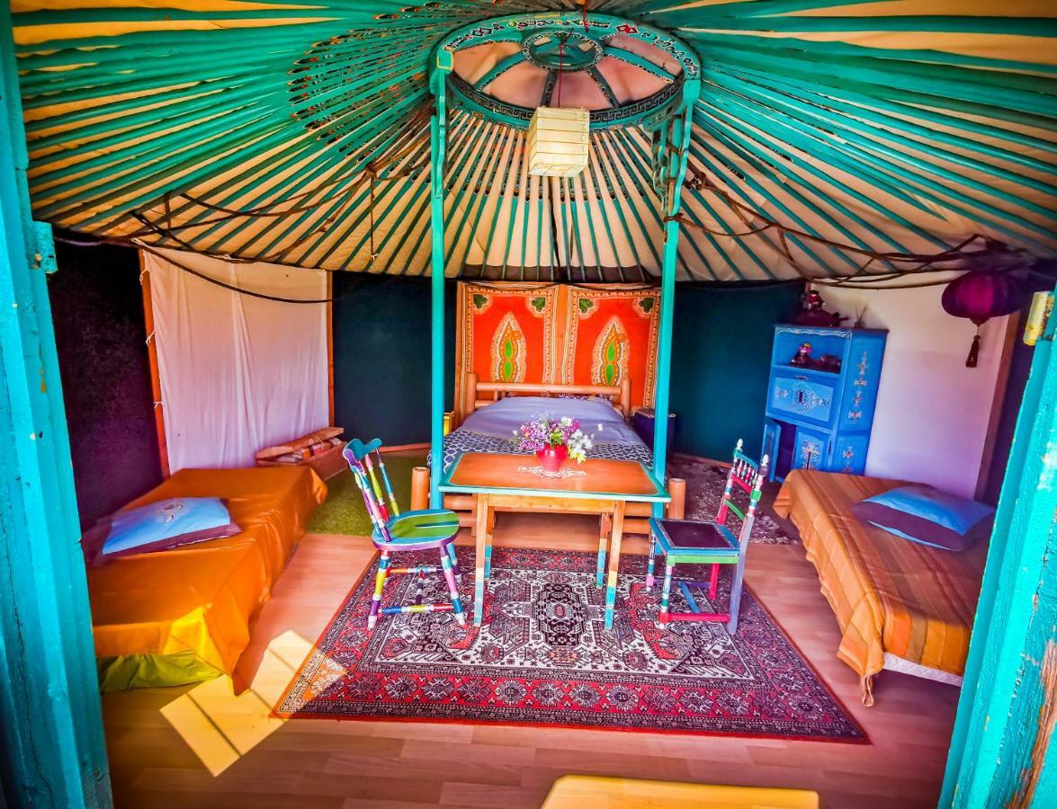 Au Bonheur Nomade Hotel Livry  Bagian luar foto